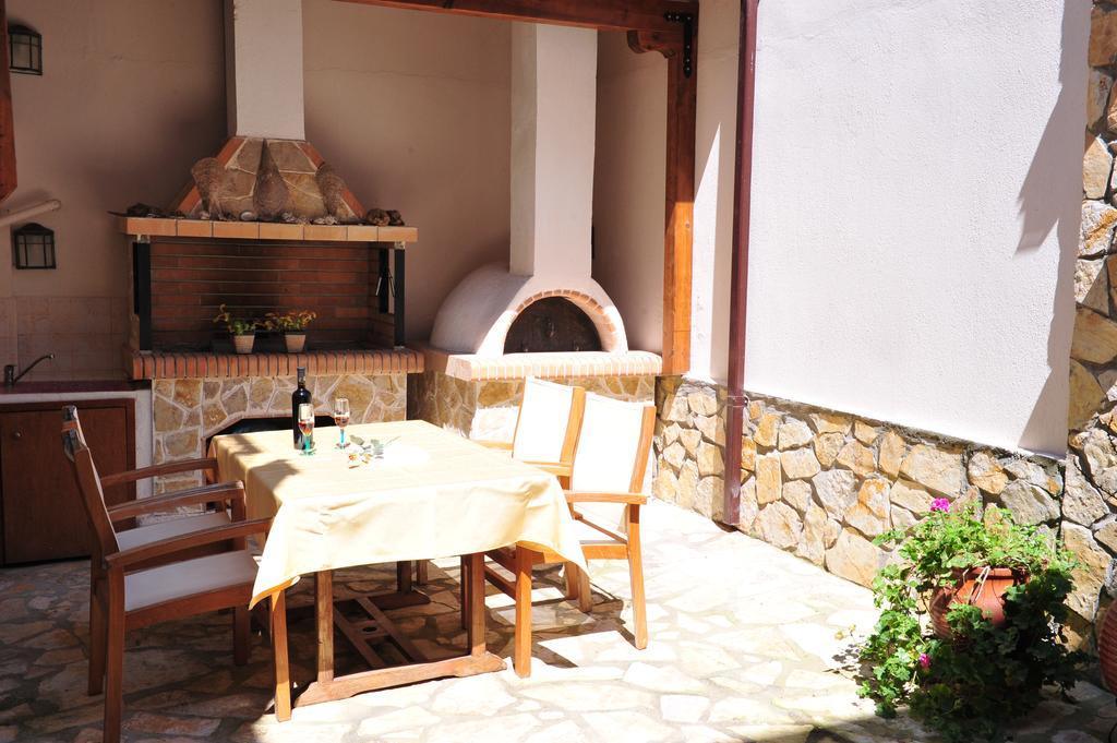 Appartement Pansion Evi à Amoliani Extérieur photo